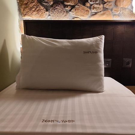 Ζέον Ύδωρ Otel Órma Dış mekan fotoğraf