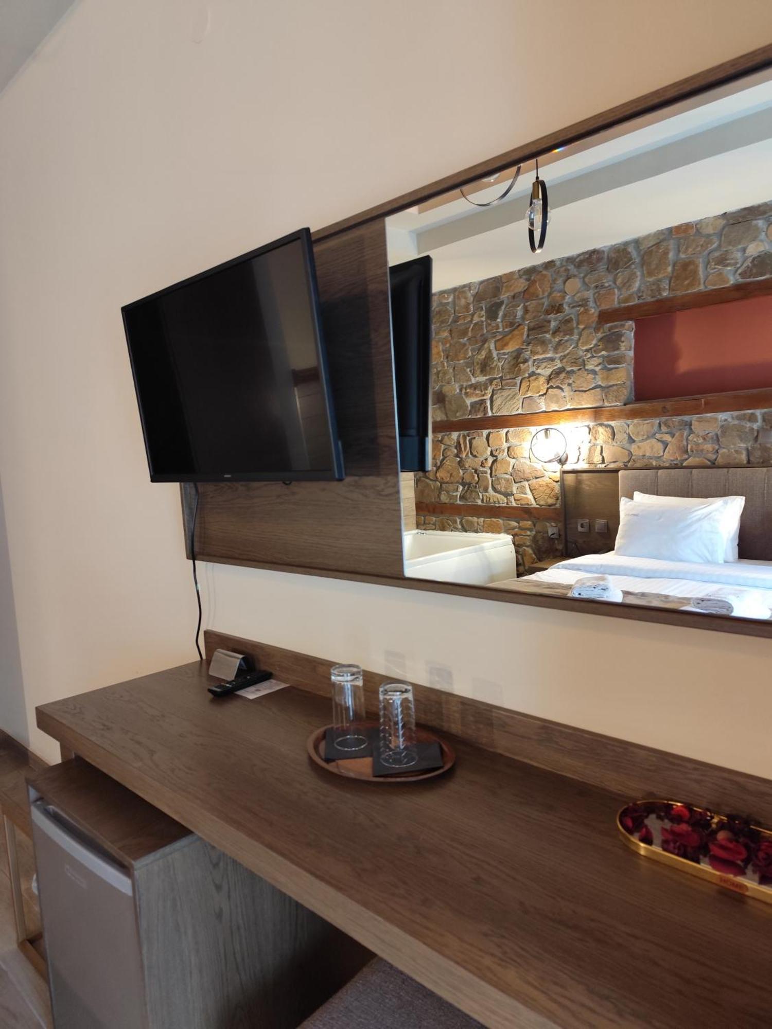Ζέον Ύδωρ Otel Órma Dış mekan fotoğraf